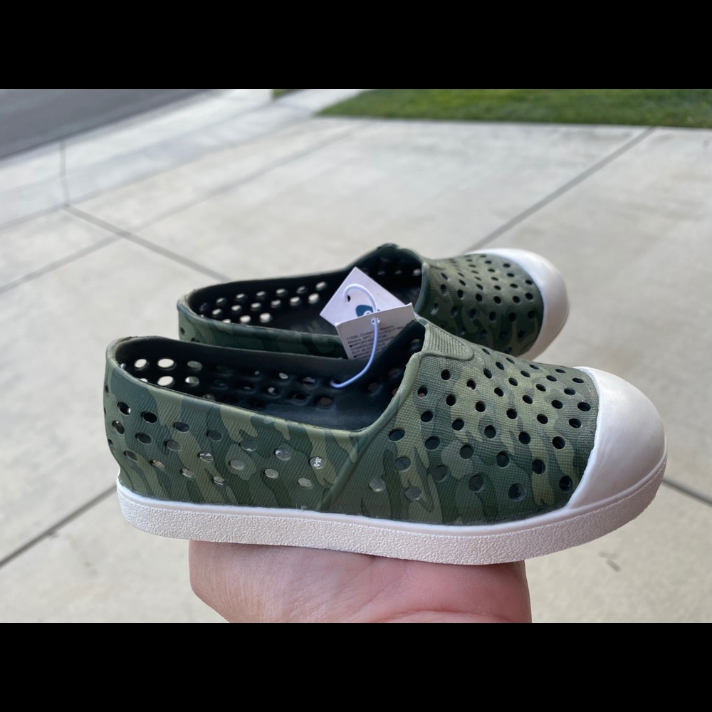 Boys Water slip ons